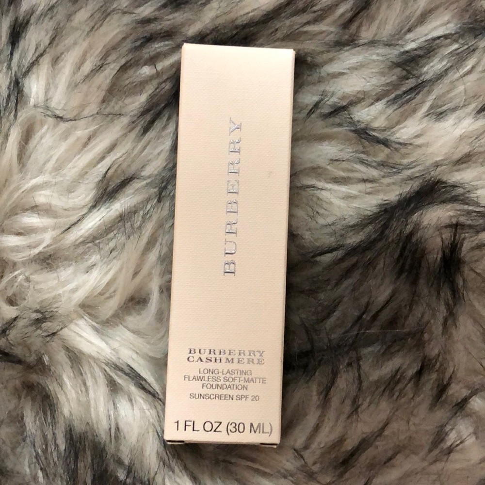 Burberry Cashmere long lasting flawless foundation
